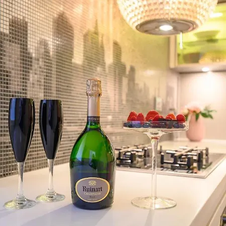 Marylin Via Della Croce *